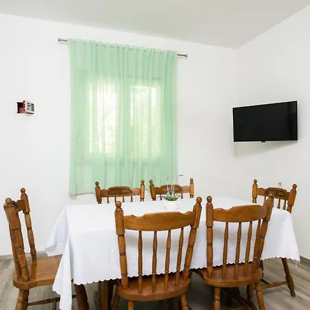 Mastelic Apartment Trogir