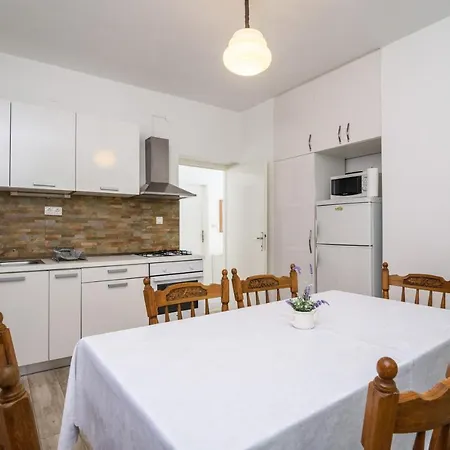 Apartment Mastelic *