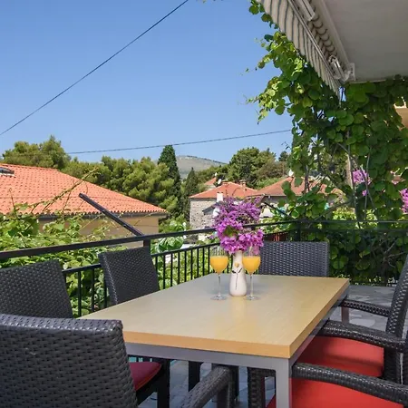 Mastelic Apartment